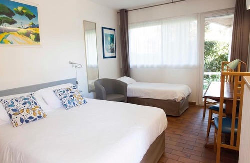 Mandelieu-La-Napoule Hotel | Motel Capsol