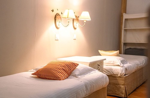 Beaucaire Hotel | HOTEL et APPARTEMENTS DOMAINE DES CLOS - Teritoria