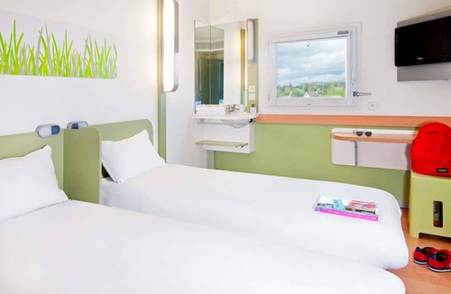 Vitrolles Hotel | ibis budget Marseille Vitrolles