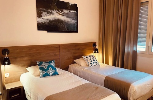 Chateaubernard Hotel | Logis Hôtel le Passiflore