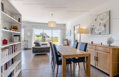 Les Sablettes Apartment | Apartment with ocean view, 3 bedrooms, Wi-Fi, beach within walking distance