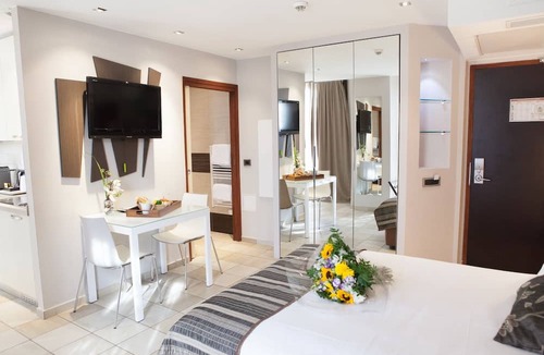 Juan-les-Pins Apartment | Résidence La Villa d'Elsa
