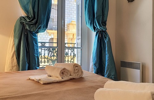 Carre d'Or Apartment | N&J - PALAIS ALICE - Central - By sea
