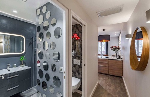 Cannes City Centre Apartment | STUNNING APART ❤️ BEACHES, SHOPS & PALAIS at YOUR DOORSTEPS! By TOTOLULUCANNES