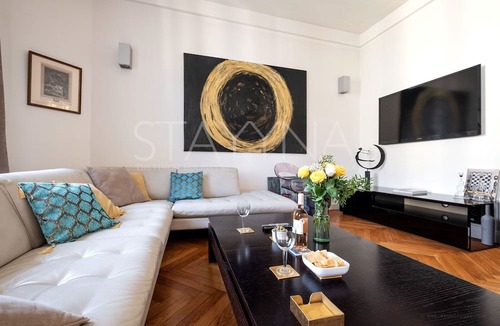 Carre d'Or Apartment | Chez Aynur 2 bedroom apartment VRBO