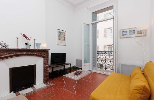 Cannes City Centre Apartment | Bessons-1884-Bourgeois style apartment with large terrace