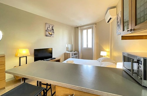 Cannes City Centre Apartment | Cosy and Elegant 1 Bedroom Rue Florian