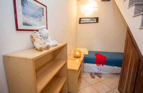 Old Town Apartment | 2-room loft sea view in old town, beaches nearby