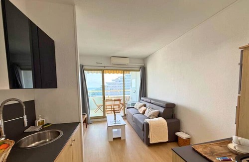 Villeneuve Loubet Beach Apartment | Marina - Vue Panoramique Mer & Port - 4 personnes