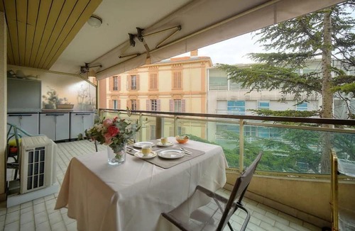 Carnot Apartment | One bedroom apartment in the center of Cannes walking distance to the Palais des Festivals and beach - 2198
