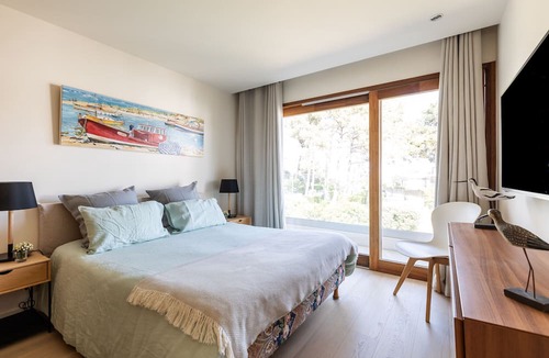 Cap-Ferret Villa | Villa 'La Vigne Au Cap Ferret' with Sea View, Wi-Fi and Air Conditioning