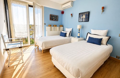 Plaine de la Brague Apartment | Apartment - sea view and veranda, Port Vauban