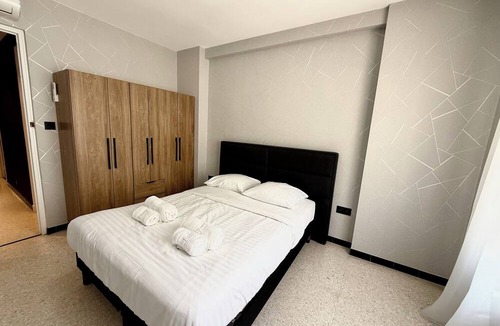 Antibes Old Town Condo | Antibes hyper center - 4 people - close to shops and beaches