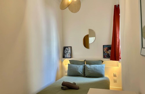 Opera Apartment | Chez Laura & Thomas - charming 2BR Vieux Port/Place Huiles