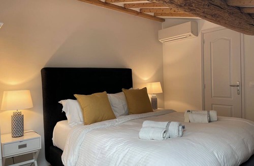 Antibes Old Town Apartment | RENOVATED Charming 3 bd apartment w. outdoor terrace in old town of Antibes