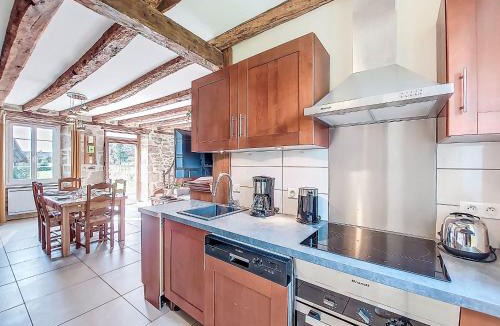 Saint-Martin-la-Meanne House | Holiday Home Gîte Saint Sauveur by Interhome