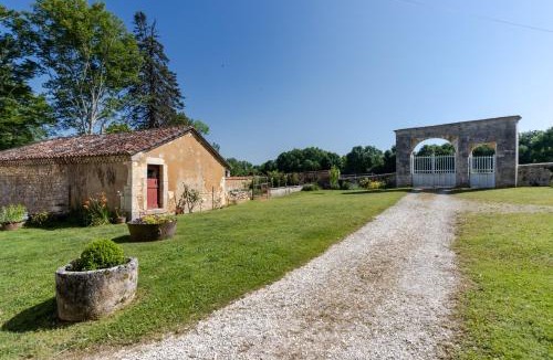 Savignac-les-Eglises Bed & Breakfast | Manoir de La Peytelie