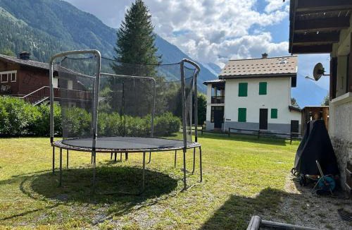 Les Praz-de-Chamonix Apartment | Mont Blanc Views, Family 3BR Near La Flegere Lift