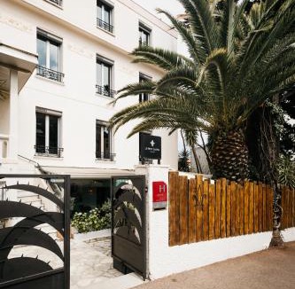 Cap-d'Antibes Hotel | Hôtel Le Petit Castel