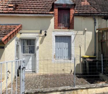 Saint-Leger-des-Vignes House | Une jolie petite maison où il fait bon se reposer