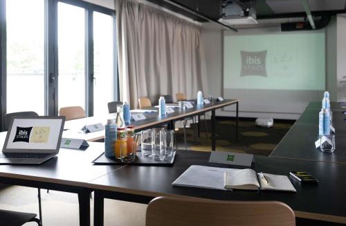 Dreux Hotel | ibis Styles Dreux Centre Gare