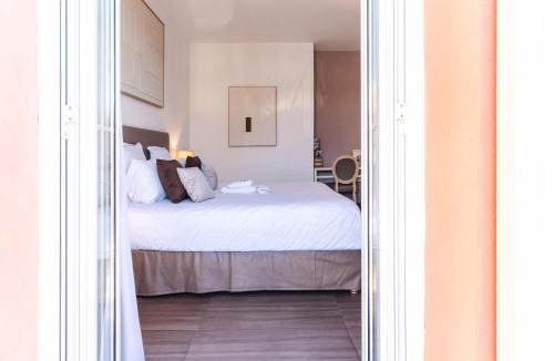 Mouans-Sartoux Hotel | Hôtel CASABELLA Cannes Mouans Sartoux