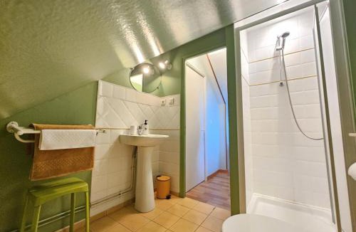 Le Lardin-Saint-Lazare House | Maison spacieuse en Dordogne avec terrasse et jardin, animaux acceptés - FR-1-616-220