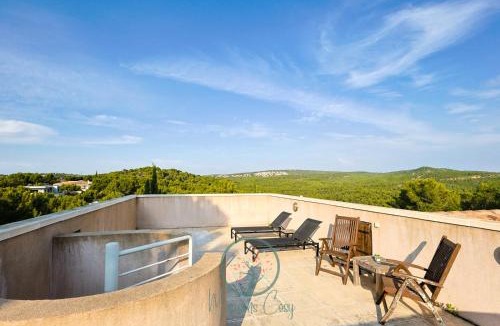Ensues-la-Redonne Bed & Breakfast | Grand Studio "Madrague" - Domaine Ciel et Mer