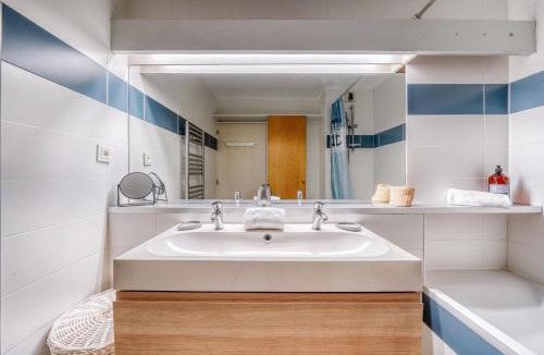 Le Bouscat Apartment | Le Halo - Avec Balcon et Parking Privé