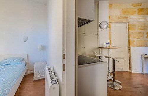 Saint Seurin - Fondaudege Apartment | Marceau - T2 avec 1 Chambre 1 Salle de Bain et 1 Canapé Lit