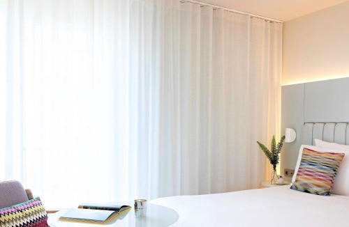 Cannes City Centre Hotel | Croisette Beach Hotel Cannes - MGallery Collection