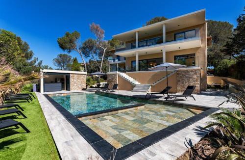 Saint-Raphael Apartment | Appart Hotel 4 chambres - parking - piscine commune