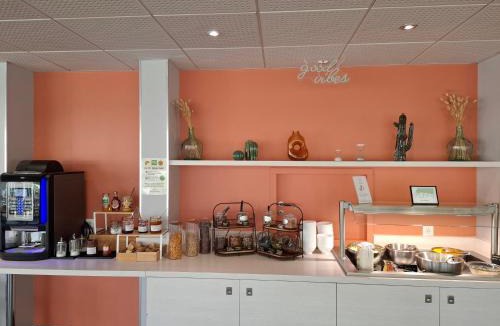 Vitrolles Hotel | ibis Styles Marseille Aéroport