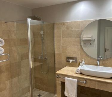 Salon-de-Provence Hotel | Le Clos du Soleil