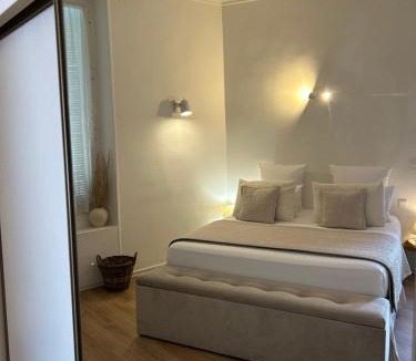 Salon-de-Provence Hotel | Le Clos du Soleil