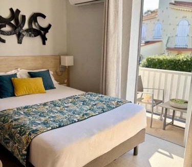 Cap-d'Antibes Hotel | Hotel Miramar- Cap d'Antibes - La Garoupe plage