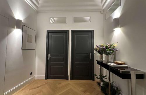 Cannes City Centre Apartment | La Guitare 22 - Spacious 1 BR apartment in the center of Cannes, right behind Grand Hotel