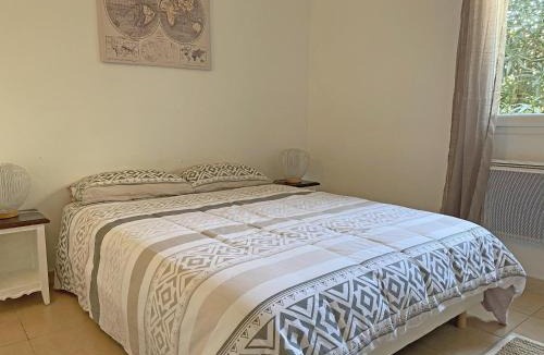 Mouries House | pleasant gîte, with collective heated swimming pool, in the heart of the alpilles in mouriès, 4/6 people.