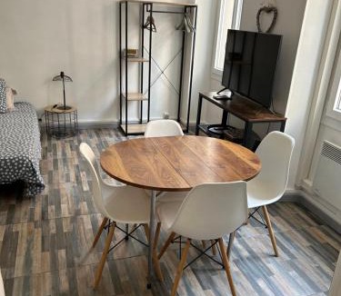 Belsunce Apartment | Vieux Port Clim Calme Vue Bonne Mere ou Eglise Appartements de Caractere
