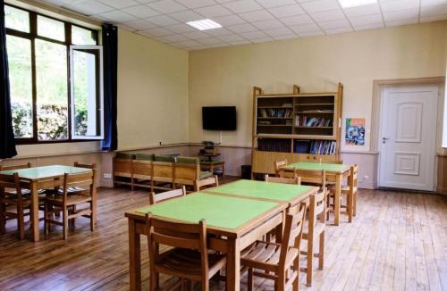 Laval-sur-Luzege Apartment | Gîte de France Gîte ecole 4 3 épis - Gîte de France 4 personnes MAE-6354