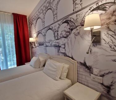 Beaucaire Hotel | Logis Hotel Les Vignes Blanches