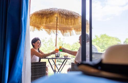 Rousset Hotel | Logis Hôtel & Spa Déjeunez Sous L'Arbre