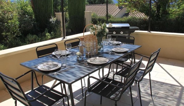 Villa Alix- Air conditioning- Electric car terminal- Private swimming pool