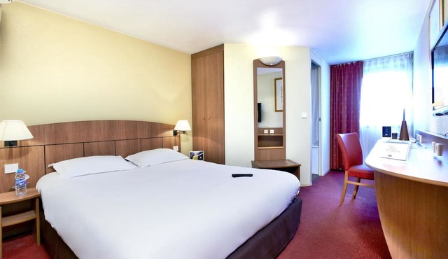 Kyriad Geneve - Saint-Genis-Pouilly