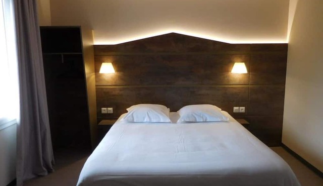 FastHotel Montmarault - Auberge du Grand Champ