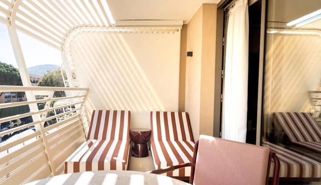 Hotel Ventura Saint-Tropez, Tapestry Collection By Hilton