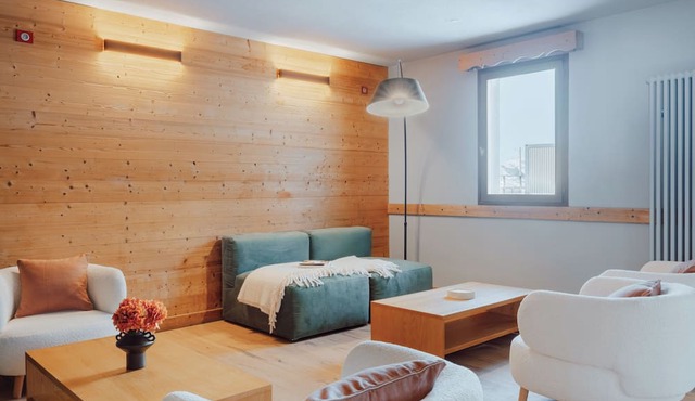 Alpeen Hotel