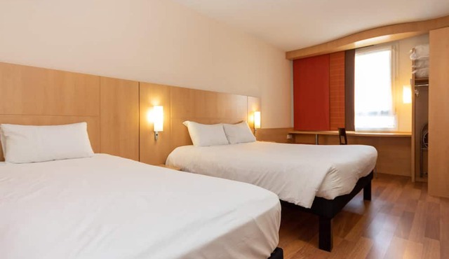 ibis Rochefort
