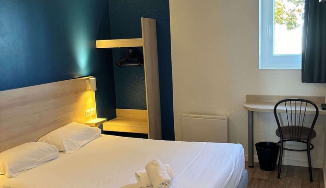 Kyriad Direct Dreux
