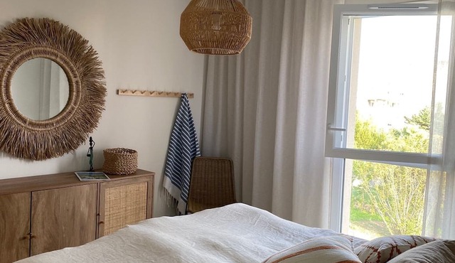 27. 2-bedroom apt with balcony, private roof terrace, parking and pool